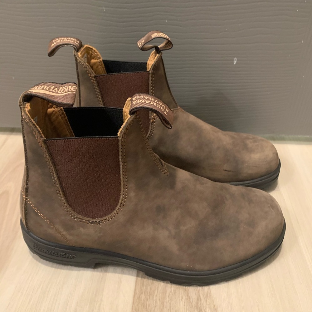 Blundstones Rustic Brown size 8.5/9 women’s